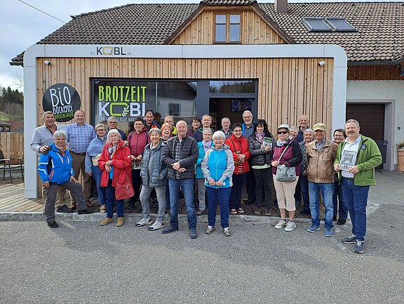 Gruppenfoto_mit_Bürgermeister.jpg  